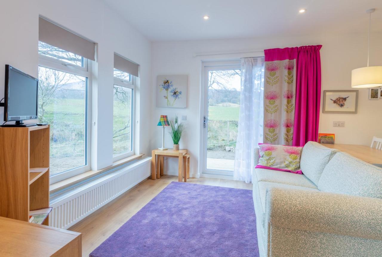 Allt Mor Rentals - Chalet With Hot Tub, And Studio Apartment No Hot Tub Roybridge Exterior photo